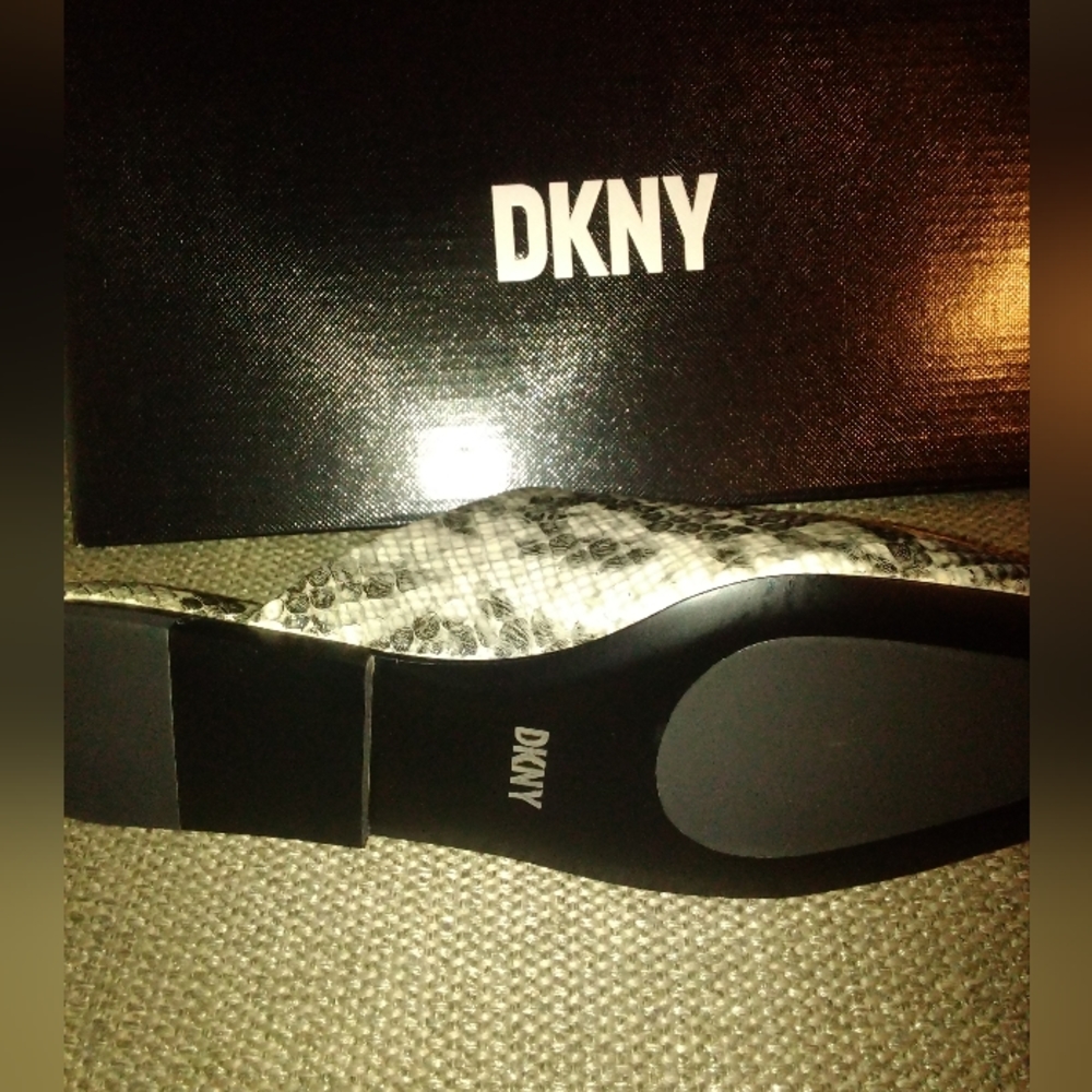 DKNY Python slides, Python blk/why blw - Picture 3 of 5